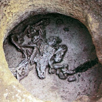 第221号土坑　人骨出土状況(畑内遺跡出土)